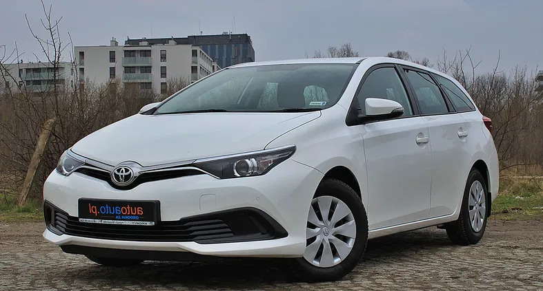 mazowieckie Toyota Auris cena 53899 przebieg: 111600, rok produkcji 2018 z Dębno